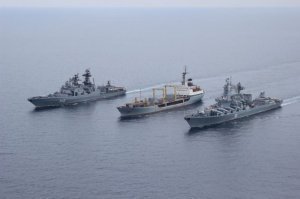 Впервые за 50 лет отряд в составе российских противолодочных кораблей Тихоокеанского флота «Адмирал Трибуц», «Адмирал Пантелеев» и танкера «Печенга» зашел в порт Читтагонг (Бангладеш)