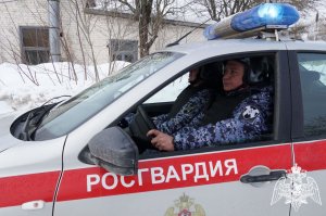 В Иванове росгвардейцы задержали мужчину, который пытался расплатиться за товары купюрой с признаками подделки