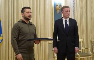 « Когда весь цивилизованный мир погружается в сон, он один не спит и все думает об Украине»