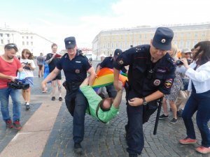 Минюст просит Верховный суд признать экстремистским и запретить ЛГБТ-движение