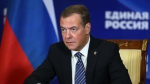 Медведев назвал перенос вредных производств Запада в страны Юга неоколониализмом