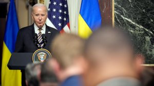 Комитет Палаты представителей США одобрил резолюцию о расследовании по импичменту Байдена