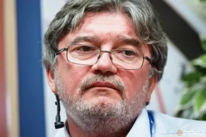 Умер Андрей Константинов