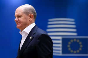 FT: опубликованные дневники банкира доказывают коррупцию канцлера ФРГ Шольца