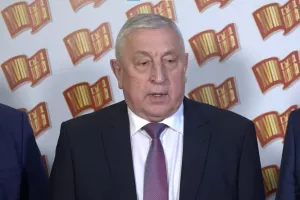 КПРФ выдвинула кандидата в президенты. Им оказался 75-летний полковник ФСБ   (Что известно о коммунисте Николае Харитонове)