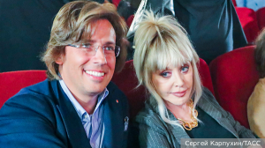 СК не стал возбуждать дело против Пугачевой и Галкина по статье о фейках