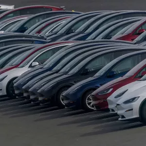 Китайская BYD впервые обошла Tesla по количеству проданных электромобилей