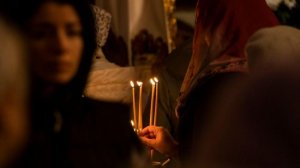 Несмотря на позицию украинской власти, которой 7 января, как день, когда празднуют Рождество, больше не мил, жители Украины продолжают отмечать праздник по-старому.