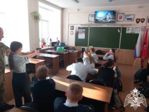 Офицеры Росгвардии дали мастер-класс по технике стрельбы для ивановских кадетов