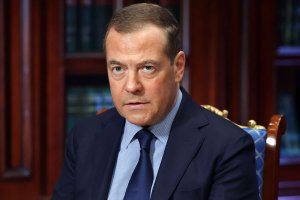 Медведев указал на законное основание для применения РФ ядерного арсенала