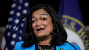 Конгрессвумен США Джаяпал оговорилась и заявила о вызванной Трампом эрекции