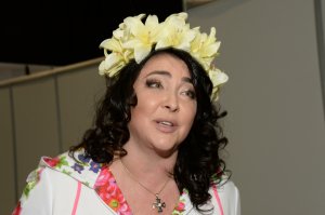 Mash: концерт Лолиты отменили в Омске после обращения казаков   (Минкульт Омска отменил концерт Лолиты 27 марта после заявления общественников )