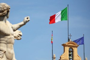 Суд в Италии разрешил фашистское приветствие на мероприятиях