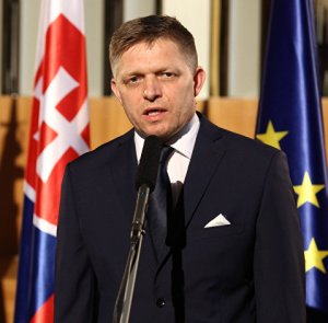 Фицо заявил, что сообщит Шмыгалю о намерении блокировать членство Украины в НАТО
