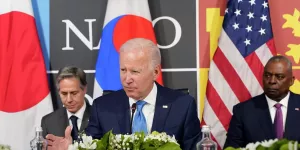 Эмманюэль Тодд: почему европейские элиты "легли" под американцев?