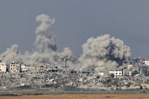 Экс-прокурор МУС Окампо: США могут быть признаны соучастниками геноцида в Газе