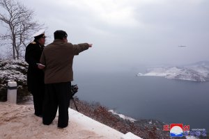 Уважаемый товарищ Ким Чен Ын руководил испытательным запуском стратегической крылатой ракеты с подлодки