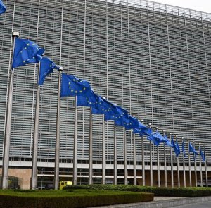 Решение по финансированию Киева пока только политическое, признали в ЕС