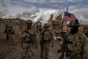 Иракские вооружённые группировки атаковали военную базу США в ответ на американские удары по проиранским силам