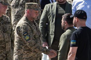 Залужный вёл "секретные переговоры" о достижении мира за спиной Зеленского - Сеймур Херш