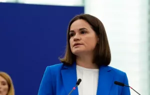 Представители белорусской «оппозиции» представили образец альтернативного «паспорта» страны