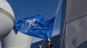 Handelsblatt: НАТО хочет взять на себя координацию поставок оружия Киеву