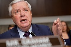 Радовавшийся смерти россиян американский сенатор выступил против Украины