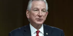 Сенатор Табервилл призвал не давать Украине ни цента