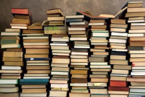 "Ъ": "Мегамаркет" снял с продажи пропагандирующие ЛГБТ книги