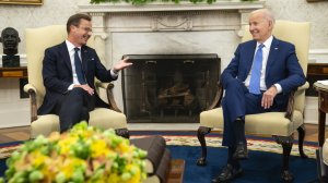 SwebbTV: правящая «элита» Швеции связала свою страну узами союзничества с зачинщиком всех войн на планете