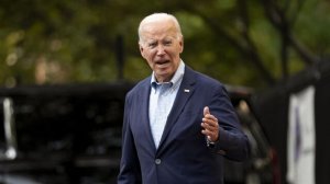 Конгрессмен прервал выступление Байдена выкриками "лжец", пишут СМИ