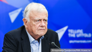 Д'Артаньян прибыл для наблюдения за выборами президента России в ДНР.Французский герцог Д'Артаньян прибыл для наблюдения за выборами президента России в ДНР