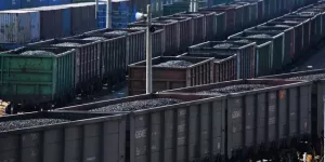 "Конкурент Суэцкого канала". Новый торговый путь избавит Россию от санкций