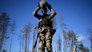 Российские военные испытали в зоне СВО колёсный дрон «Таня-пулемётчица»