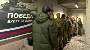 МО РФ: уже более 100 тыс. человек с начала года пошли служить в ВС РФ по контракту. Число желающих стать военным контрактником существенно выросло в Москве и других городах