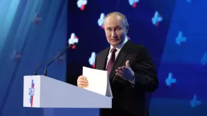 Путин сообщил, что в мае планирует визит в Китай