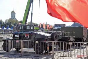 «Раз в сто лет они приходят». На Поклонной горе выставили трофейную технику