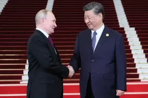 Чаепитие на двоих. Ушаков раскрыл самые важные детали визита Путина в Китай