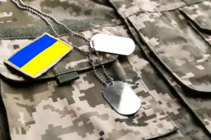 Пленный украинский военный, которого спас боец ВС РФ, спел гимн России