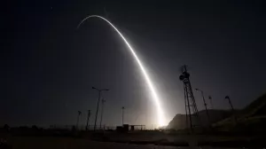 США запустят две межконтинентальные ракеты