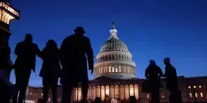 [Головешка] Одно преимущество помогло США завоевать мир. И они его только что потеряли. Идее «Исключительности» пришел конец: независимо от того, кто победит на выборах, США потеряют статус гегемона