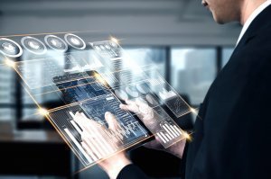 [-50%] Большинство крупных компаний в США планируют внедрить технологии ИИ в ближайшие 12 месяцев, что приведет к значительным изменениям в бизнес-процессах и на рынке труда