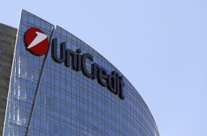 Суд РФ удовлетворил иск "Русхимальянса" к Unicredit Bank AG на €448,2 млн