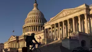 «Осталась неделя». С таким кризисом США столкнулись впервые за 100 лет: Демпартия в «заложниках» у президента, а деньги на кампанию Байдена на его персональном счете