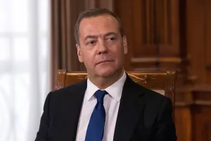 «Порядок Запада – это “кидалово”». Медведев дал эксклюзивное интервью «АиФ»