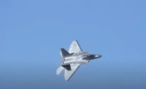 Пентагон: из-за бухгалтерской ошибки в смету военной помощи Украине попали миллиарды долларов на финансирование программы по истребителям F-35 и F-22 ВВС США