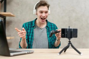 В России предложили заставить блогеров жертвовать на социальные проекты