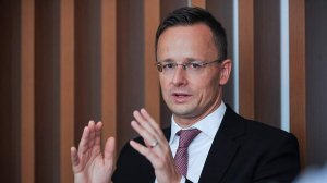Глава МИД Венгрии заявил о безразличии к переносу встречи ЕС из Будапешта