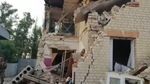 В Белгородской области дрон врезался в многоквартирный дом