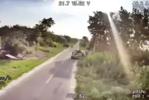 На Курском направлении впервые применён FPV-дрон «Князь Вандал Новгородский» с управлением по волоконно-оптическому кабелю